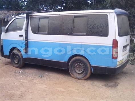 Toyota Hiace a venda em Angola .